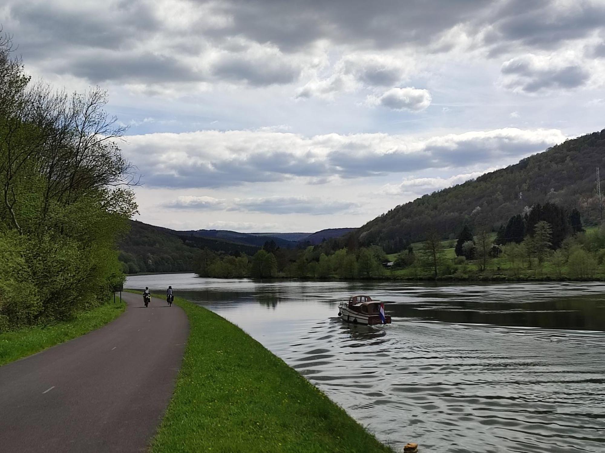 Entre Meuse Et Foret Revin  Esterno foto