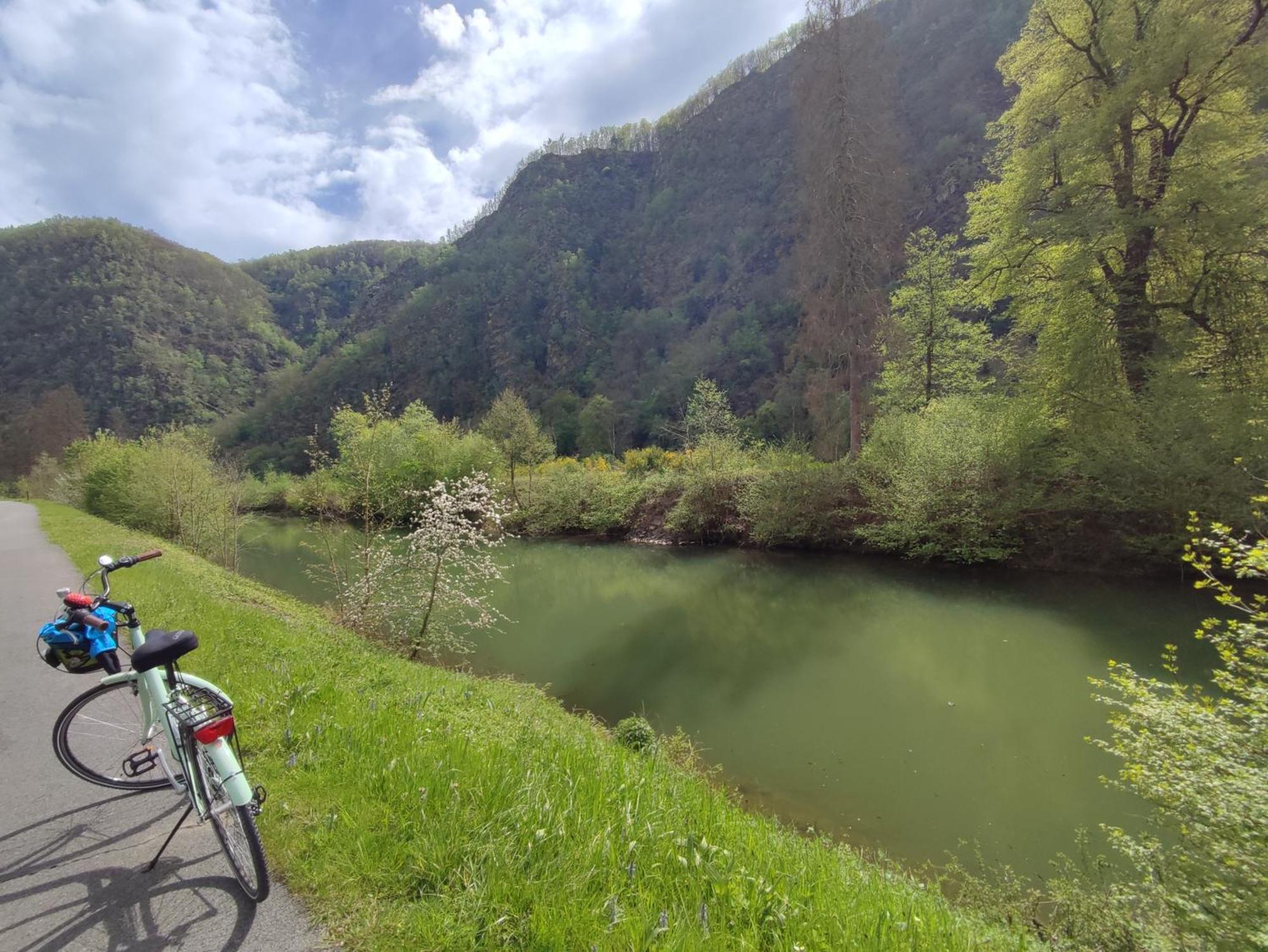Entre Meuse Et Foret Revin  Esterno foto